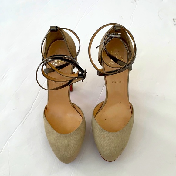 Christian Louboutin Shoes - Christian Louboutin La Favorita linen beige platform mary jane pumps 40